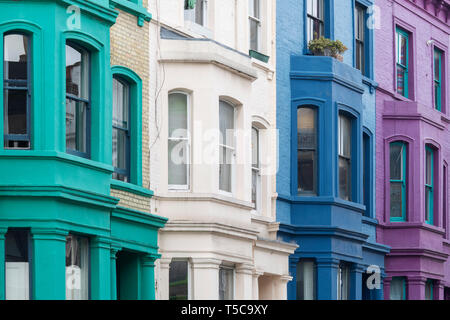 Case colorate, Lancaster Road, Notting Hill, Londra, Inghilterra Foto Stock