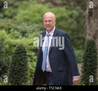 A Downing Street, Londra, Regno Unito. Il 23 aprile 2019. Chris temolo, Segretario di Stato per i trasporti a Downing Street per settimanale riunione del gabinetto. Credito: Malcolm Park/Alamy Live News. Foto Stock