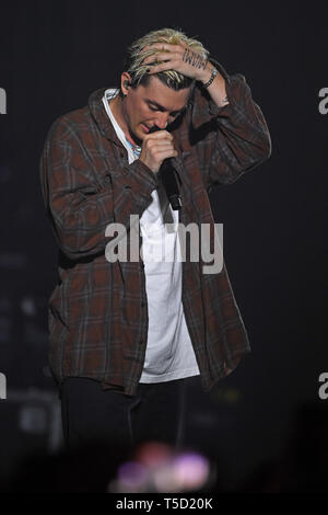 Miami Beach, FL, Stati Uniti d'America. 23 apr, 2019. Paul Jason Klein di LANY esegue al Fillmore il 23 aprile 2019 a Miami Beach, in Florida. Credito: Mpi04/media/punzone Alamy Live News Foto Stock