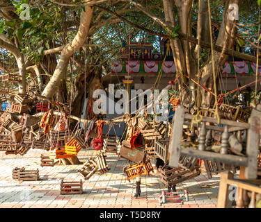 Vista verticale di un WISHING TREE in Kanyakumari, India. Foto Stock