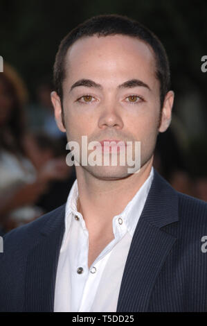 LOS ANGELES, CA. 25 agosto 2006: Attore JOHN HENSLEY a stagione quattro premiere screening per la sua serie TV "/Nip tuck' al Paramount Studios di Hollywood,.. © 2006 Paul Smith / Featureflash Foto Stock