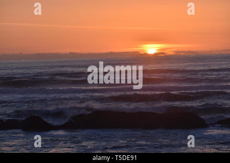 Oregon Coast tramonto in sequenza dalla stessa vantage point Foto Stock