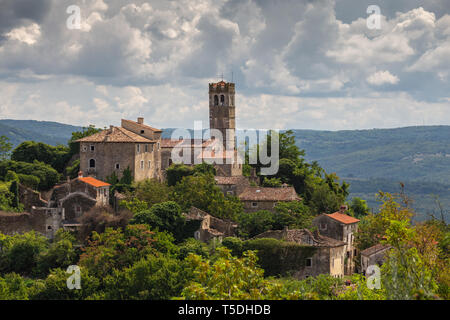 Završje. Piemonte d'Istria. Vecchio villaggio sulla collina. Istria. Croazia. Europa. Foto Stock