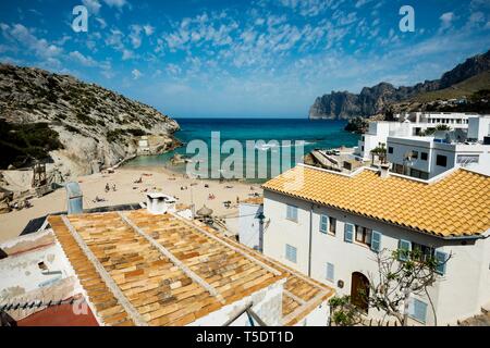 Spiaggia di Cala de Sant Vicenc e Cap Formentor, Pollenca, Serra de Tramuntana, Maiorca, isole Baleari, Spagna Foto Stock