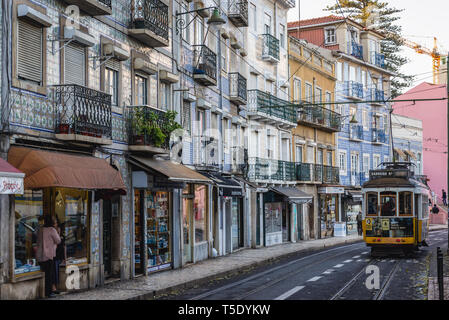 Rua da Graca street in Graca quartieri di Lisbona, Portogallo Foto Stock