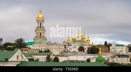 Vista del Kiev Pechersk Lavra, il monastero ortodosso inclusi nella lista del patrimonio mondiale dell'UNESCO a Kiev, Ucraina Foto Stock