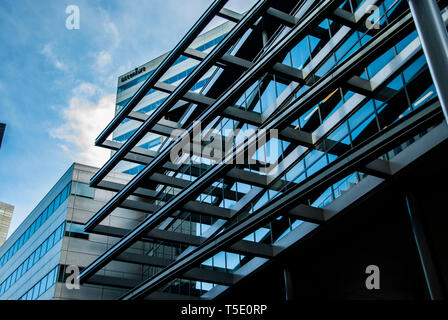 Architettura moderna a Zuidas vicino al centro di Amsterdam Foto Stock