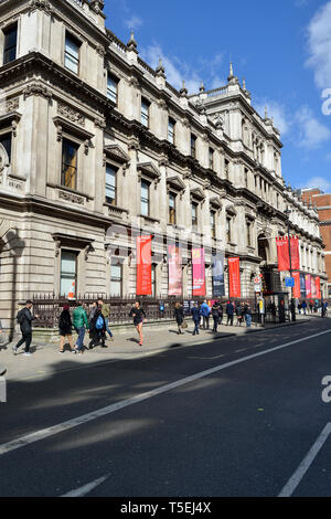 La Royal Academy of Arts, Burlington House Piccadilly, Mayfair, London, Regno Unito Foto Stock