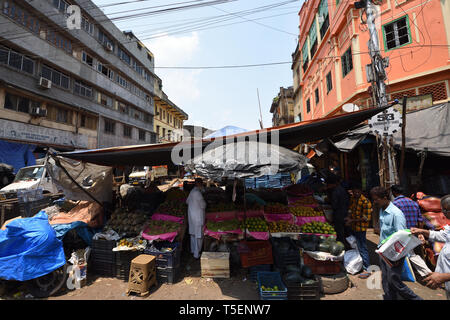 Fornitore di frutta invadeva Balmukund Macker Road, Calcutta, India Foto Stock