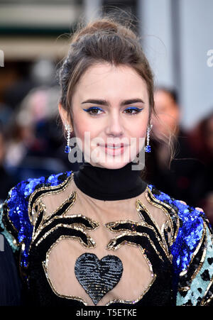 Lily Collins frequentando il estremamente malvagi, incredibilmente male e vile Premiere Europeo tenutosi presso il Curzon Mayfair, Londra. Foto Stock