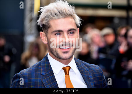 Zac Efron frequentando il estremamente malvagi, incredibilmente male e vile Premiere Europeo tenutosi presso il Curzon Mayfair, Londra. Foto Stock