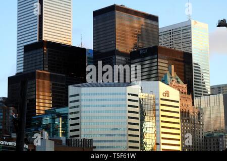 TORONTO, Canada - 8 gennaio. 2012: grattacieli nel centro di Toronto Foto Stock