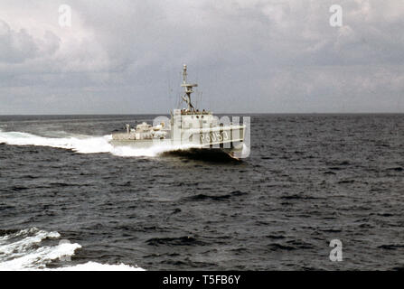 Bundesmarine Schnellboot Typ 149 Silbermöwe-Klasse / Ufficio federale della marina tedesca Attacco Rapido Craft - P6053 Sturmmöwe - 1. Schnellbootgeschwader Foto Stock
