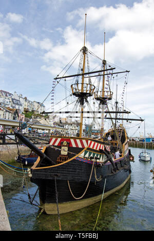 Golden Hind veliero replica porto di Brixham Devon meridionale sulla Riviera inglese Foto Stock