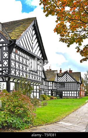 In bianco e nero su pannelli di alloggiamento in Port Sunlight modello paesaggistico borgo costruito dalla leva Fratelli per i lavoratori in fabbrica Wirral Merseyside England Regno Unito Foto Stock