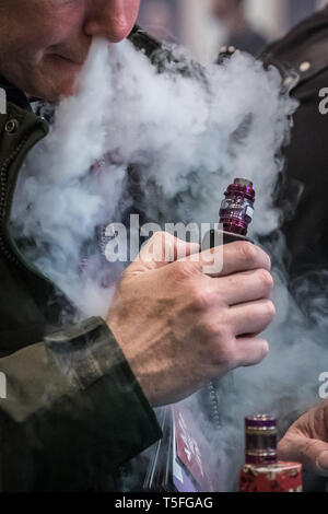 Inceppamento Vape UK convenzione a ExCeL di Londra, Regno Unito Foto Stock