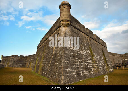 Sant'Agostino, Florida. Gennaio 26 , 2019. Castillo de San Marcos sulla bellissima alba in background della Florida costa storico (5) Foto Stock