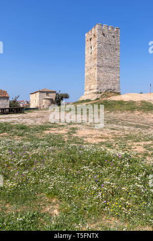 Antica torre bizantina in comune di Nea Fokea, Kassandra, Calcidica, Macedonia centrale, Grecia Foto Stock