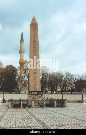 Obelisco Egiziano di Istanbul sulla piazza di Sultanahmet Foto Stock