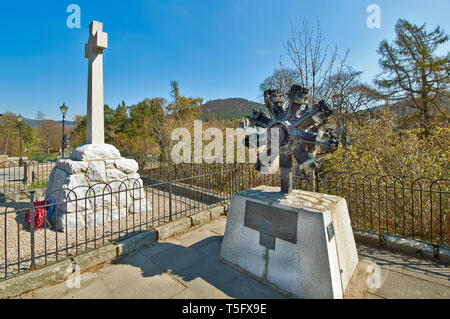 BRAEMAR ABERDEENSHIRE in Scozia il Memoriale della Seconda guerra mondiale a otto aviatori che morì quando loro Vickers Wellington aereo si schiantò nei Cairngorms Foto Stock