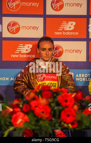 Londra, Regno Unito. 24 apr, 2019. Maratona di Londra 2019 conferenza stampa della British atleti Lily Pernice (Aldershot Farnham distretto) Credito: Paolo Quezada-Neiman/Alamy Live News Foto Stock