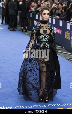 Londra, Regno Unito. 24 apr, 2019. Lily Collins giunge a Premiere Europeo di Sky Cinema estremamente malvagi, incredibilmente male e vile al Curzon Mayfair Mercoledì, Aprile 24, 2019 . Credito: Julie Edwards/Alamy Live News Foto Stock