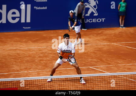 Barcellona, Spagna. 24 apr, 2019. Kei Nishikori (JPN) Tennis : Kei Niskori del Giappone durante raddoppia il 1° round match contro Oliver Marach di Austria e Mate Pavic di Croacia sul Barcelona Open Banc Sabadell torneo di tennis presso il Real Club de tenis de Barcelona a Barcellona Spagna . Credito: Mutsu Kawamori/AFLO/Alamy Live News Foto Stock