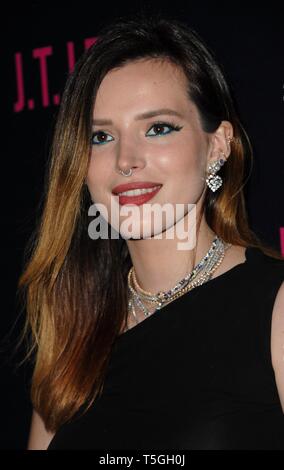 Los Angeles, CA, Stati Uniti d'America. 24 apr, 2019. Bella Thorne presso gli arrivi per J.T. LEROY Premiere, ArcLight Hollywood, Los Angeles, CA, il 24 aprile 2019. Credito: Elizabeth Goodenough/Everett raccolta/Alamy Live News Foto Stock