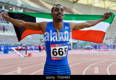 (190425) -- DOHA, Aprile 25, 2019 (Xinhua) -- Yaqoub Alyouha del Kuwait festeggia dopo aver vinto il secondo posto di uomini del 110m ostacoli durante il ventitreesimo Asian Athletics Championships Al Khalifa International Stadium di Doha, capitale del Qatar, 24 aprile 2019. (Xinhua/Nikku) Foto Stock