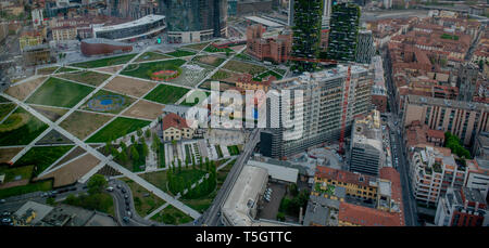 Milano Italia 10 Aprile 2019: Città di Milano visto dal palazzo della regione lombrdia alla fine della giornata Foto Stock