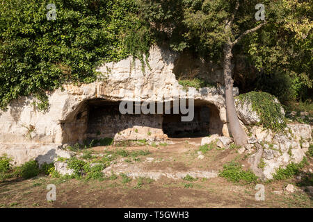 L'Italia, in Sicilia, in provincia di Ragusa, Parco Archeologico di Forza, Cava d'Ispica, grotta Foto Stock