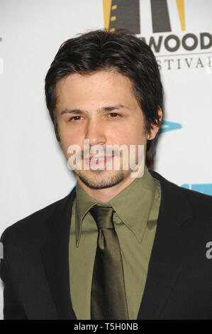 LOS ANGELES, CA. Ottobre 24, 2006: FREDDY RODRIGUEZ alla decima edizione Hollywood Awards Gala - il gala di chiusura del 2006 Festival di pellicola di Hollywood - al Beverly Hills Hilton. Immagine: Paul Smith / Featureflash Foto Stock