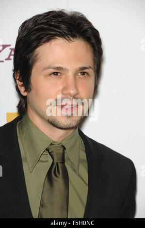 LOS ANGELES, CA. Ottobre 24, 2006: FREDDY RODRIGUEZ alla decima edizione Hollywood Awards Gala - il gala di chiusura del 2006 Festival di pellicola di Hollywood - al Beverly Hills Hilton. Immagine: Paul Smith / Featureflash Foto Stock