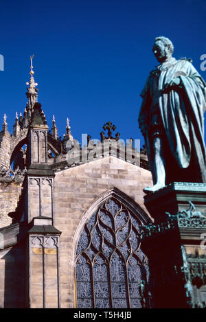 John Knox statua al di fuori di San Giles Cathedral , Edimburgo, Scozia Foto Stock