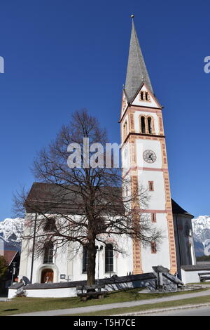 Sistrans, Kirche, Innsbruck Innsbruck Land Tirolo, Nordtirol, Innsbruck, Terrasse, Mittelgebirgsterrasse, Dorf, Pfarrkirche, Gertrude, Heilige Gertra Foto Stock