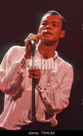 Belle giovani cannibali UK gruppo pop con cantante Roland regalo circa 1989 Foto Stock