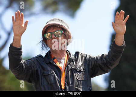 Andrea Satta, Tetes de Bois per il venerdì per il futuro (sciopero della scuola per il clima) e Greta Thunberg - Roma, Italia - 19 Aprile 2019 Foto Stock