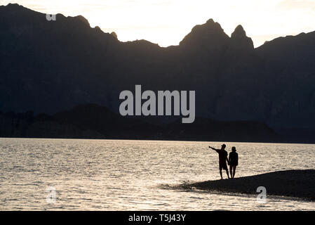 Coppia al tramonto, Baia di Loreto Nat. Parco, Baja California Sur, Messico. Foto Stock