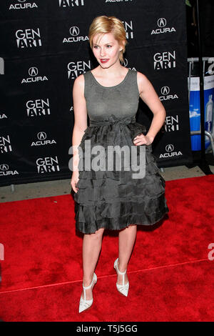 New York, Stati Uniti d'America. 17 apr 2007. Elisha Cuthbert presso la "Egli era un uomo tranquillo" film premiere a Clearview's Chelsea West Theatre il 17 aprile 2007 a New York, NY. Credito: Steve Mack/S.D. Mack foto/Alamy Foto Stock