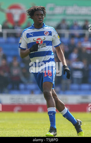 Il 13 aprile 2019, Madejski Stadium, Londra, Inghilterra; Sky Campionato Bet, lettura vs Brentford ; Ovie Ejaria (18) di lettura di credito: Matt O'Connor/News immagini, English Football League immagini sono soggette a licenza DataCo Foto Stock