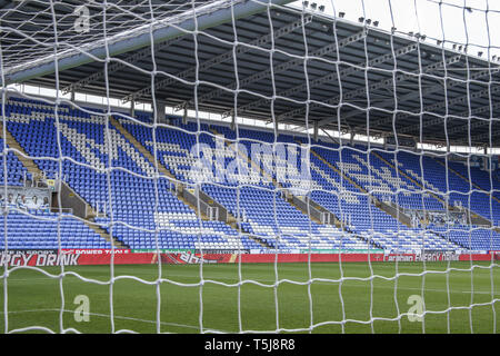 Il 13 aprile 2019, Madejski Stadium, Londra, Inghilterra; Sky Campionato Bet, lettura vs Brentford ; Vista generale del Madjeski Stadium. Credito: Matt O'Connor/News immagini, English Football League immagini sono soggette a licenza DataCo Foto Stock