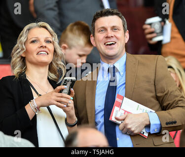 19 aprile 2019, Bramall Lane, Sheffield, Inghilterra; Sky scommessa campionato, Sheffield Regno vs Nottingham Forest ; Sheffield Regno sostenitori Credit: Jon Hobley/News immagini English Football League immagini sono soggette a licenza DataCo Foto Stock