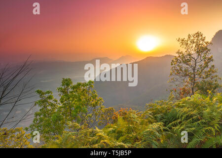 Bellissima Alba hill top Pokhara Nepal Foto Stock