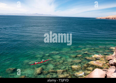 Kayak di mare, Espiritu Santo Isola, Baja California Sur, Messico. Foto Stock