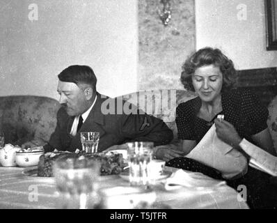 Eva Braun Collection (dvadvadaset) - Candida foto di Adolf Hitler ca. fine del 1930 o all'inizio del 1940 Foto Stock
