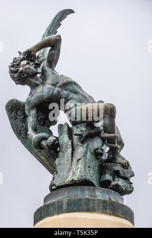 Fontana dell'Angelo Caduto nel Parque del Buen Retiro - Parco del Retiro di Madrid in Spagna Foto Stock