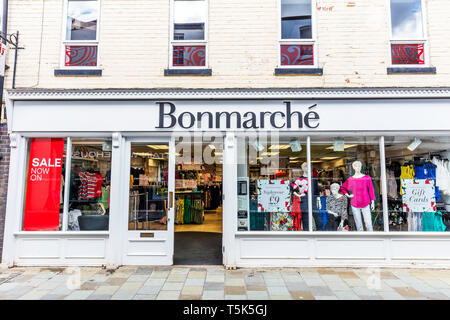 Negozio Bonmarche anteriore, Bonmarche store front, Bonmarche shop, Bonmarche negozio di abbigliamento, Bonmarche, negozio, negozio, segno, il logo, il negozio di fronte, high street, Regno Unito Foto Stock