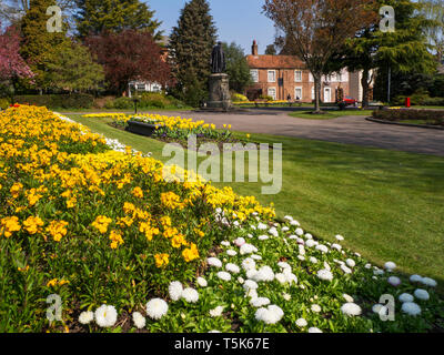 I giardini del centro termale in primavera a Ripon North Yorkshire, Inghilterra Foto Stock