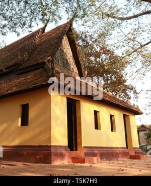 Vecchia pagoda a kratie raka kandal Foto Stock