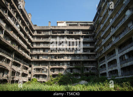 L'isola abbandonata di Hashima, al largo di Nagasaki, Giappone. Resa famosa nel film di James Bond 'Skyfall'. Foto Stock